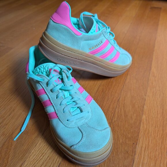 Adidas Gazelle Green with Pink Stripes - US 7.5 Women - Picture 1 of 4